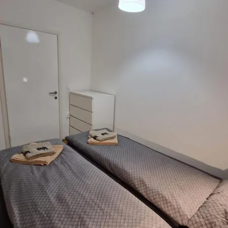 Apartment Free Parking Apartma Aurora *