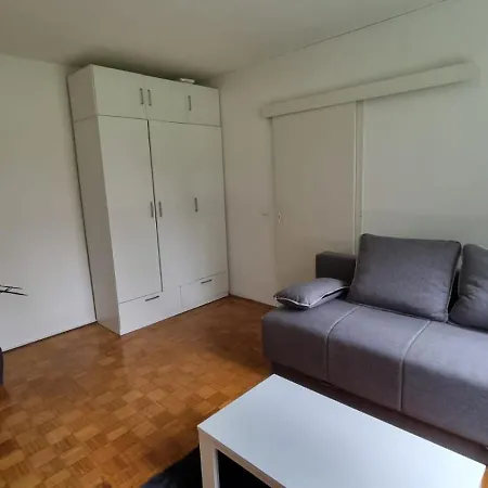 Free Parking Apartma Aurora